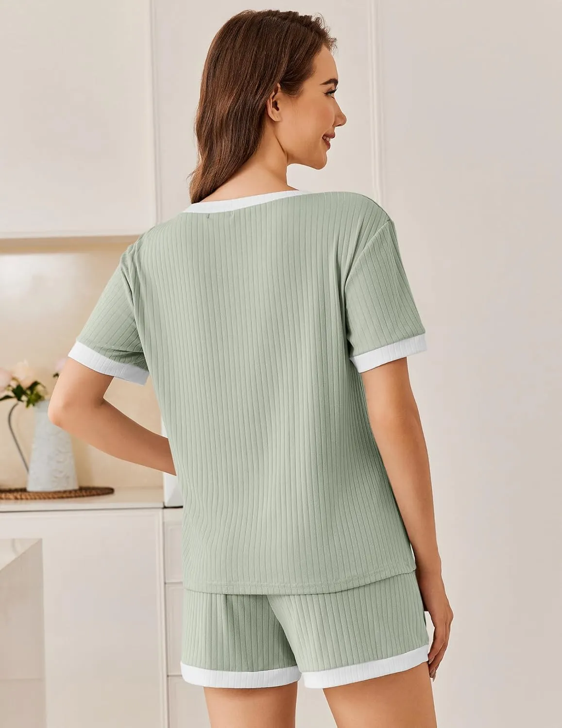 Ekouaer Women Ribbed Knit Pajama Sets Short Sleeve Top and Shorts 2 Piece Soft Pjs Sleepwear with Pockets Lounge Sets S-XXL