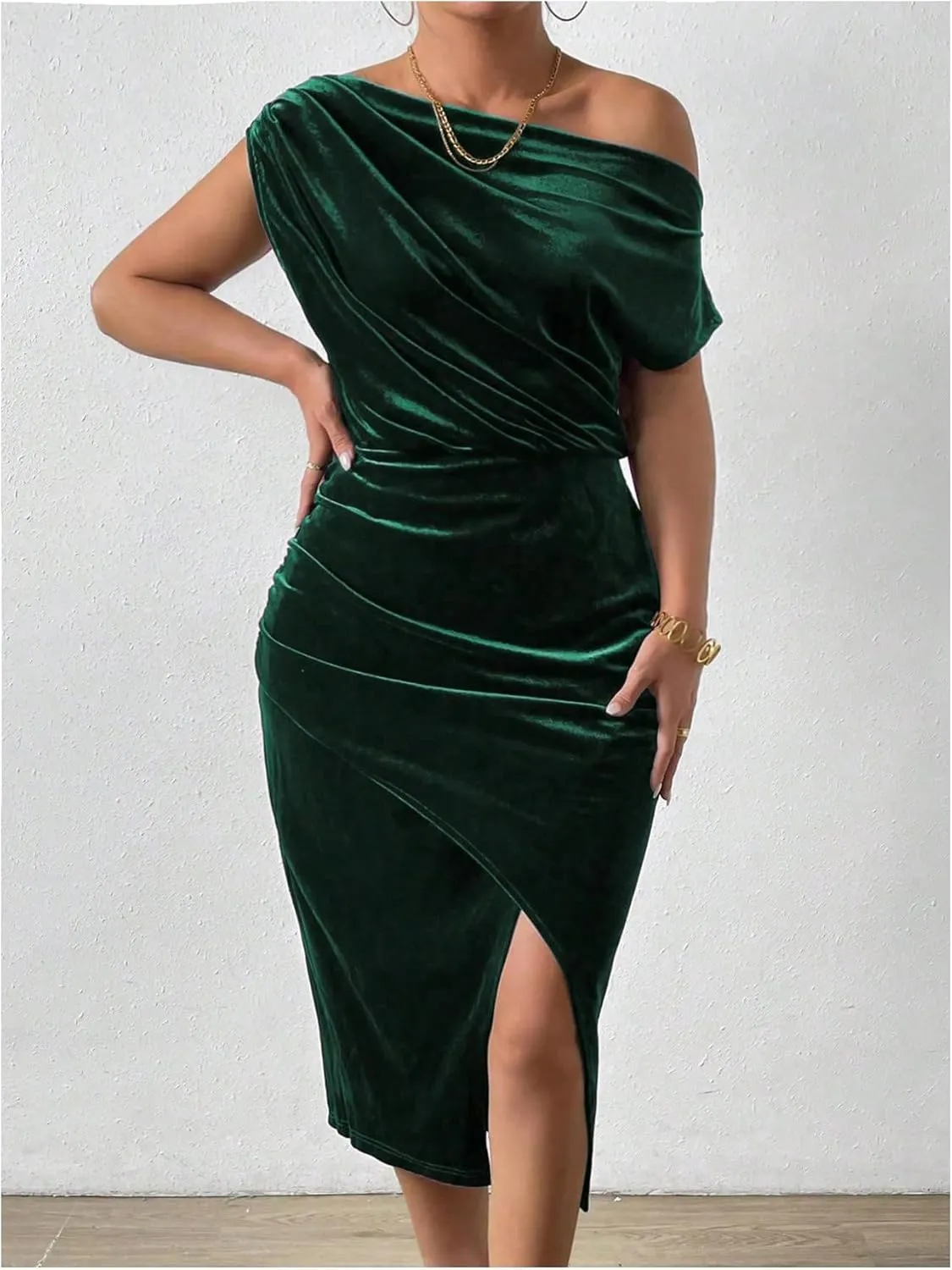 Floerns Women's Plus Size Velvet Dress Asymmetrical Neck Wrap Ruched Cocktail Bodycon Midi Dresses