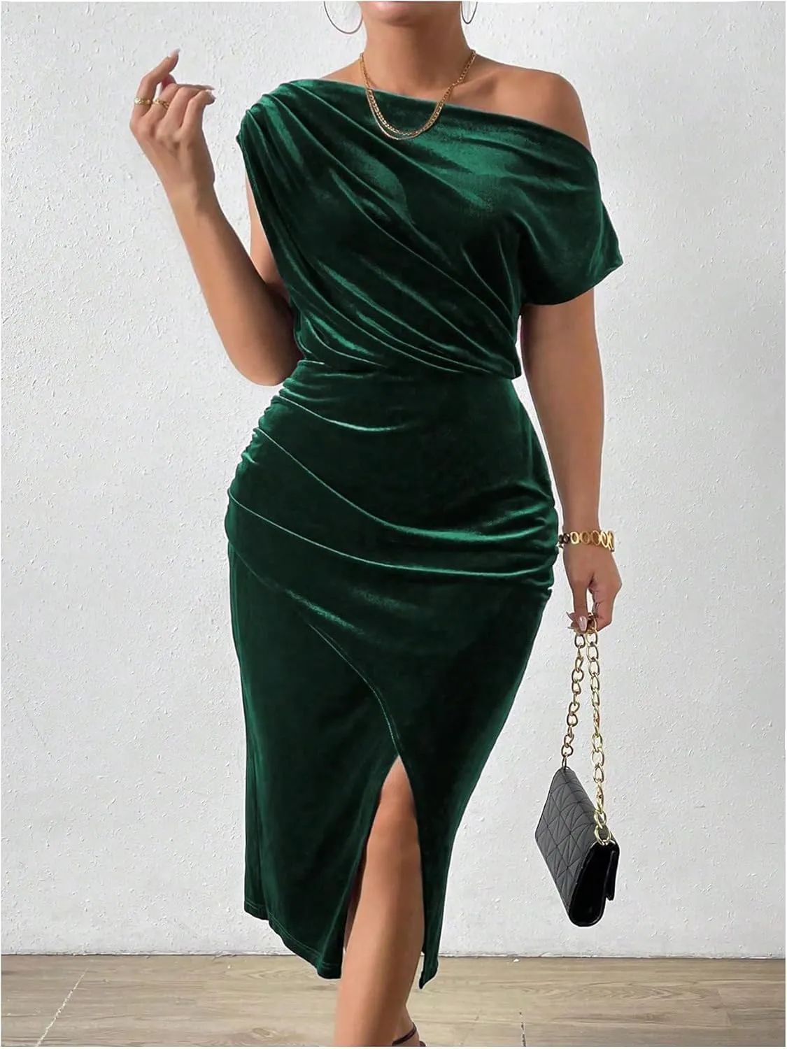 Floerns Women's Plus Size Velvet Dress Asymmetrical Neck Wrap Ruched Cocktail Bodycon Midi Dresses