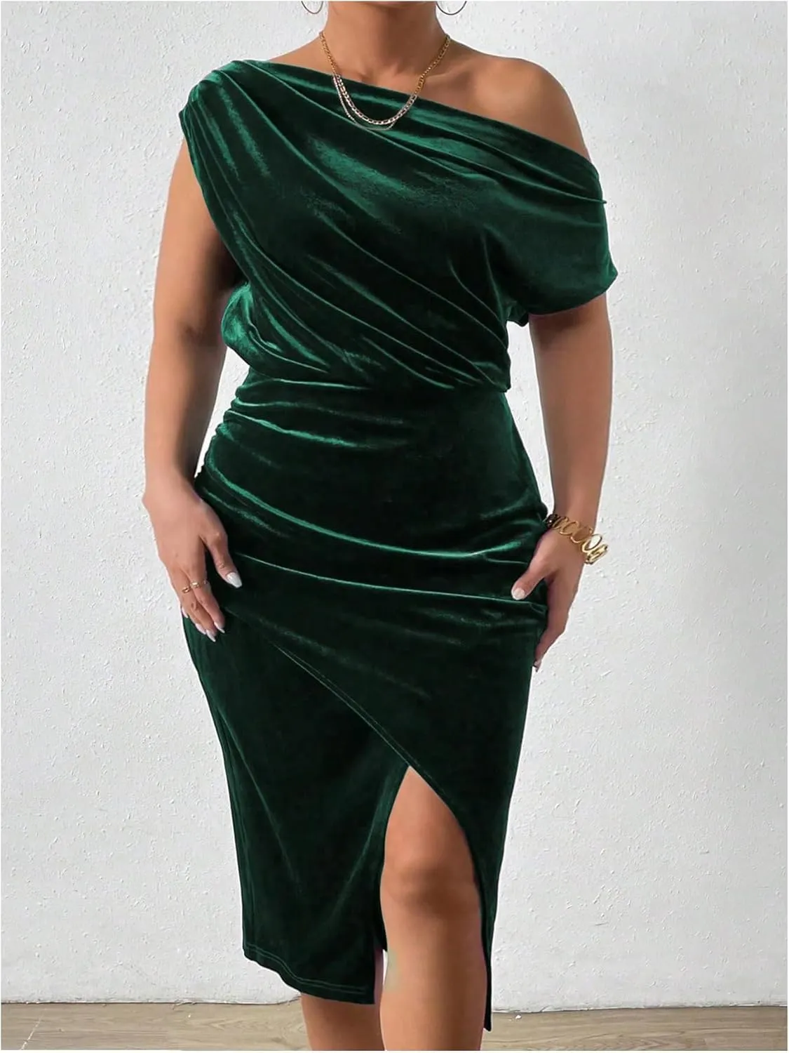 Floerns Women's Plus Size Velvet Dress Asymmetrical Neck Wrap Ruched Cocktail Bodycon Midi Dresses